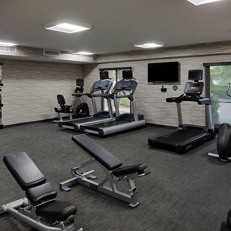 Courtyard Cincinnati Блу Аш Екстериор снимка