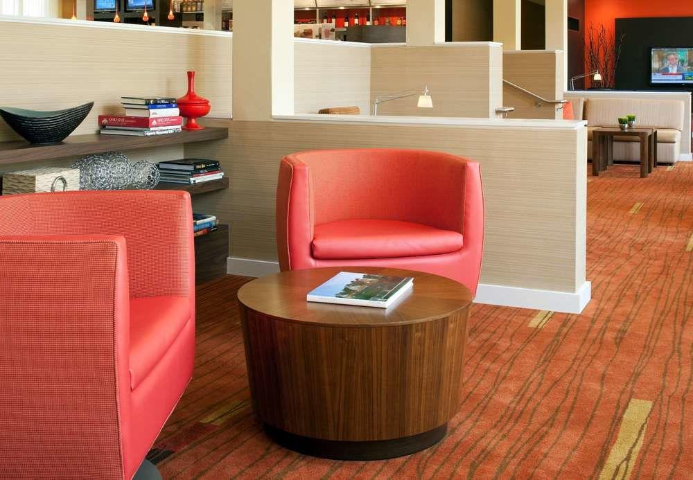 Courtyard Cincinnati Блу Аш Екстериор снимка