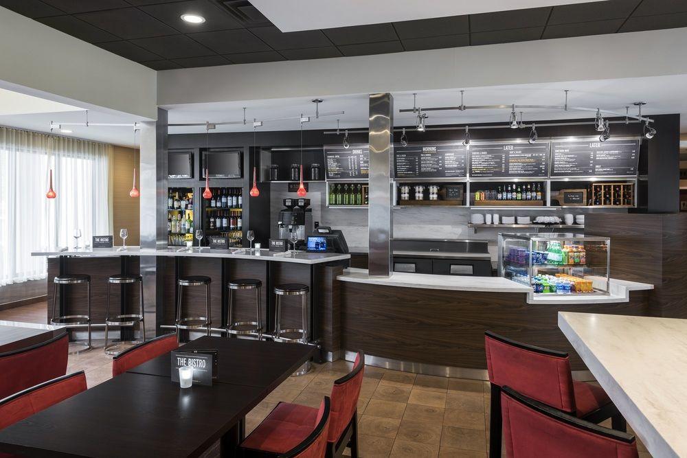 Courtyard Cincinnati Блу Аш Екстериор снимка