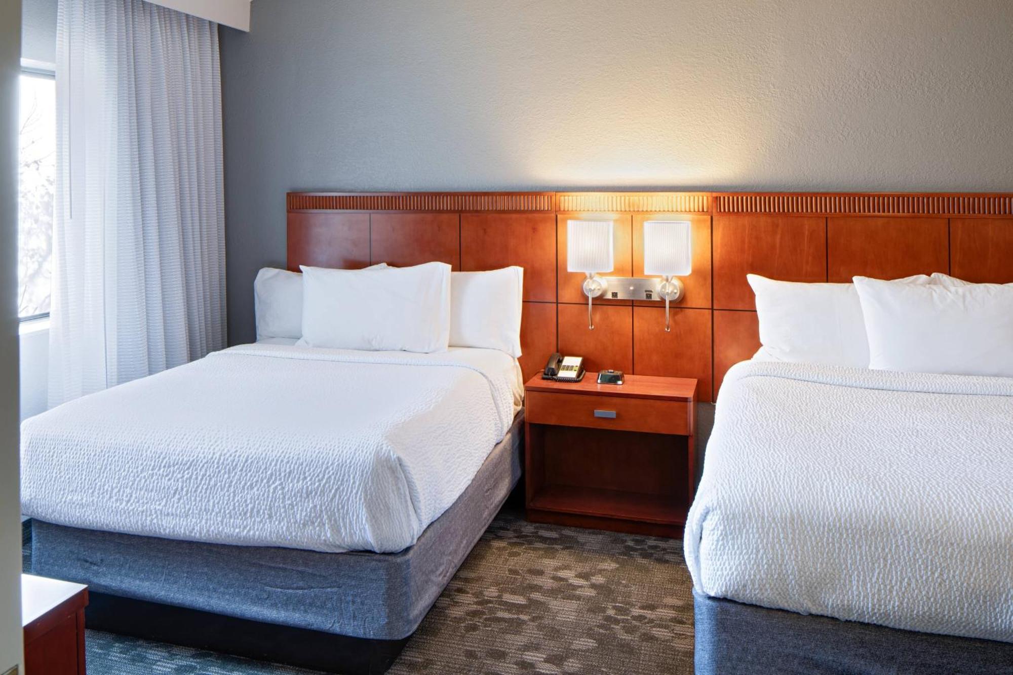 Courtyard Cincinnati Блу Аш Екстериор снимка